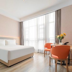 Elegant Queen Room